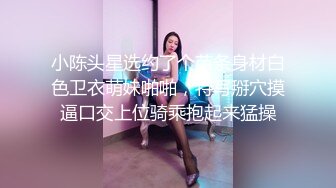 巨乳少妇肥美无毛逼全程露脸精彩大秀直播，诱惑舞蹈洗澡诱惑，奶子夹道具舔弄，摩擦骚穴尿尿给你看不要错过