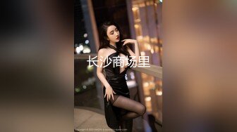 【新片速遞】 2022-7-22【啊尿哥探花】酒店约操短发骚女，撩起长裙扣穴舔逼，怼着骚逼一下顶入，侧入姿势爆操